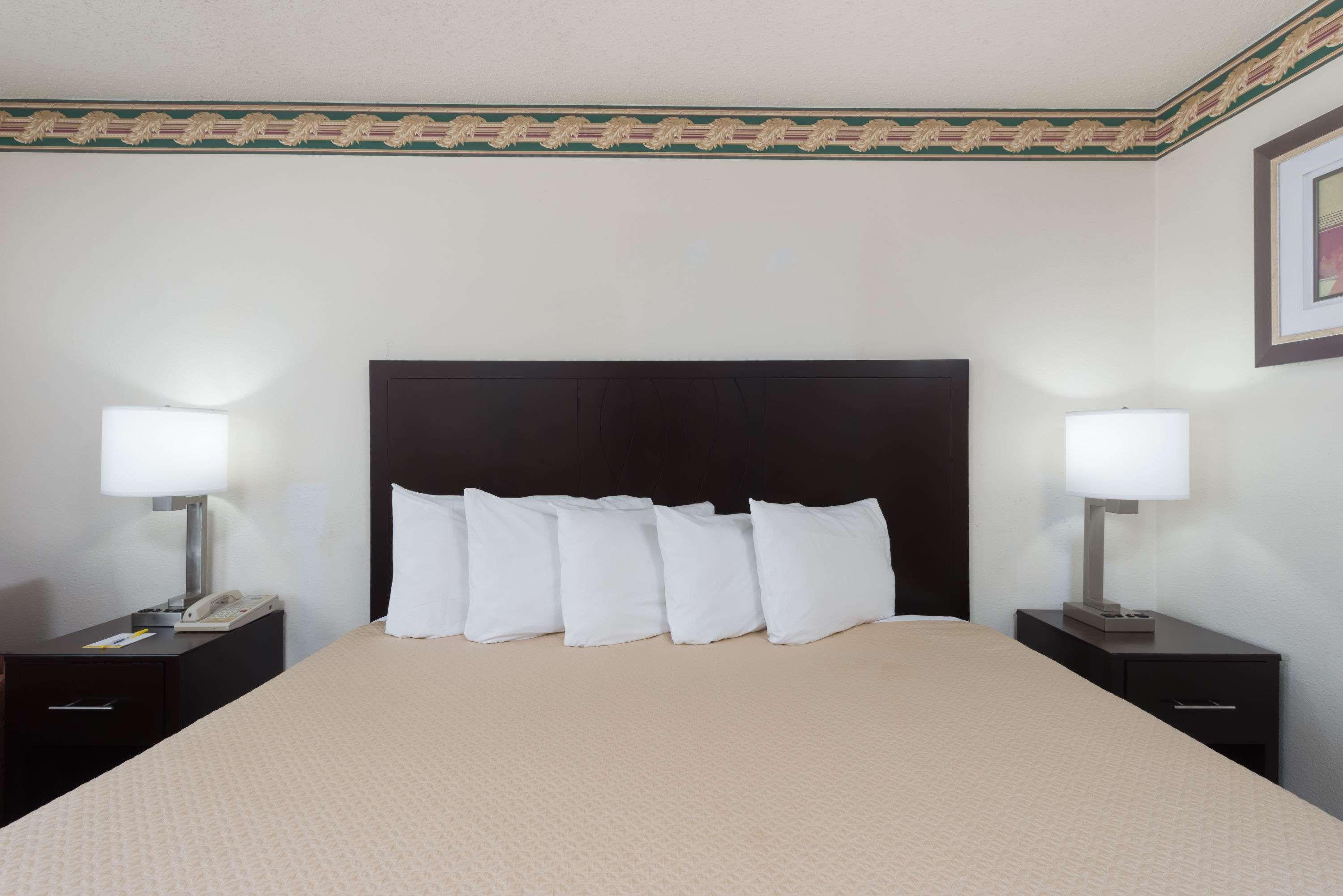 Days Inn By Wyndham Mexico Dış mekan fotoğraf